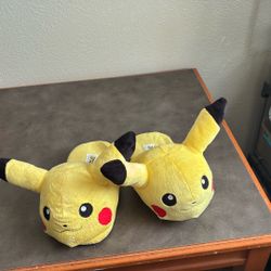 Pokémon House Shoes, Size Medium New