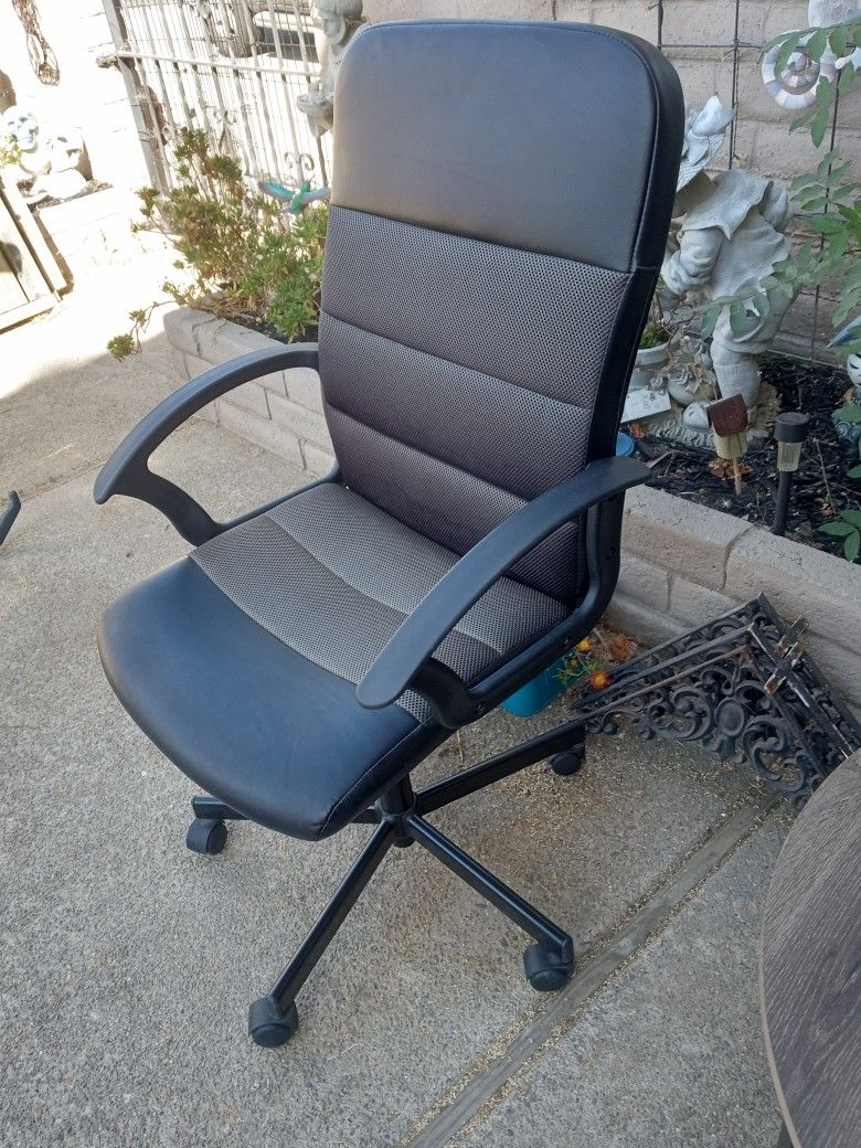 IKEA SWIVEL DESK CHAIR