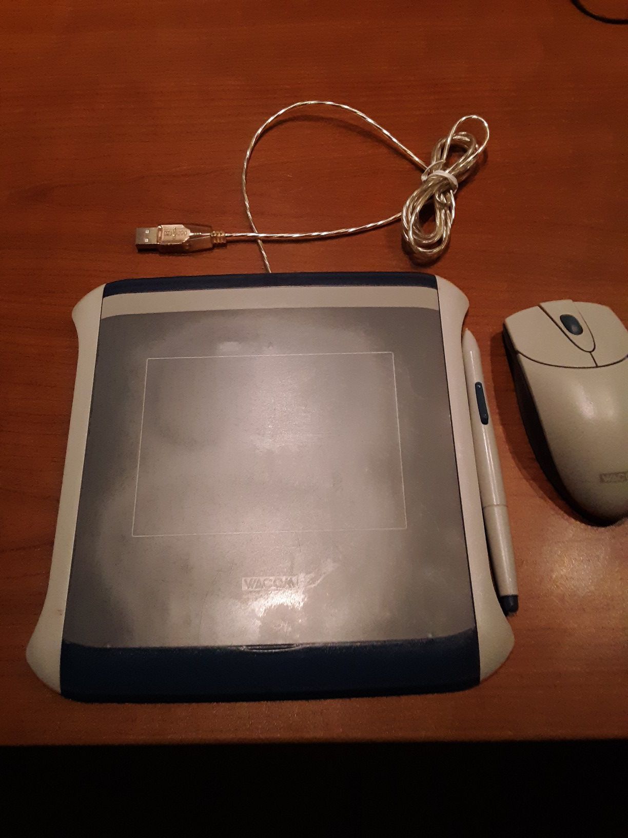 Digitizer, wireless mouse and wireless pen