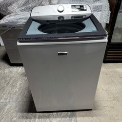 Maytag washer 3.5 cubic feet Like new 