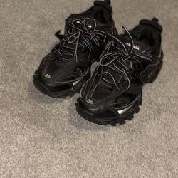 Balenciaga track size 39