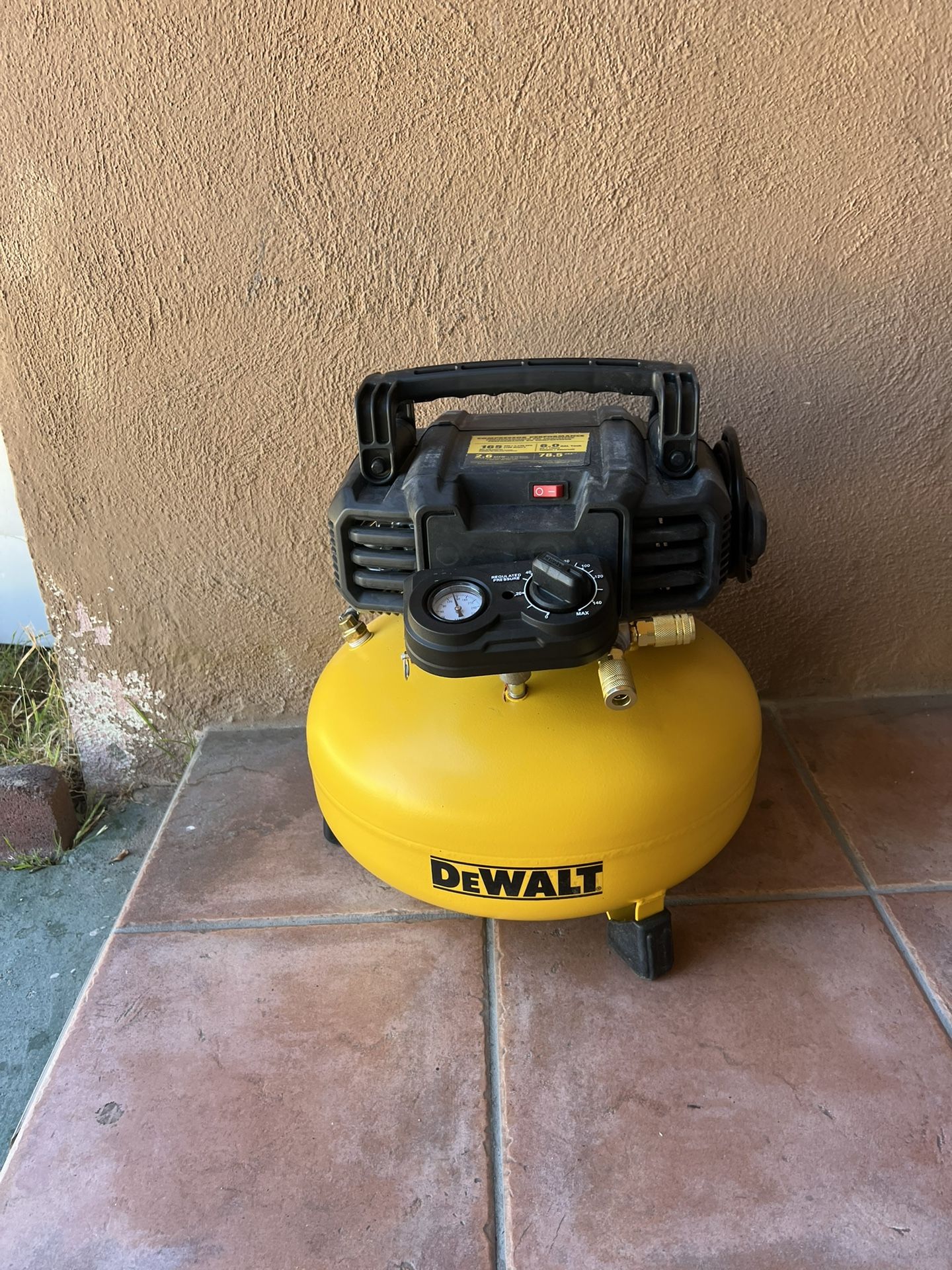 DEWALT 6 Gal. Heavy-Duty Pancake Electric Air Compressor