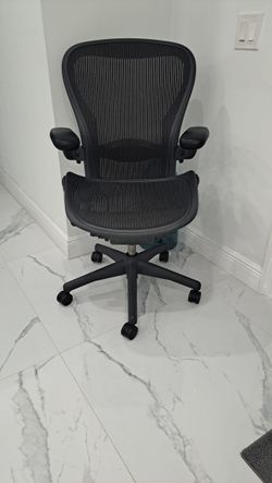 Herman Miller Aeron Size B Mint Condition Like New 