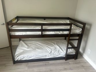Like New Twin low bunkbed & mattresses