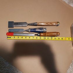 Chisels set in perfect condition. 