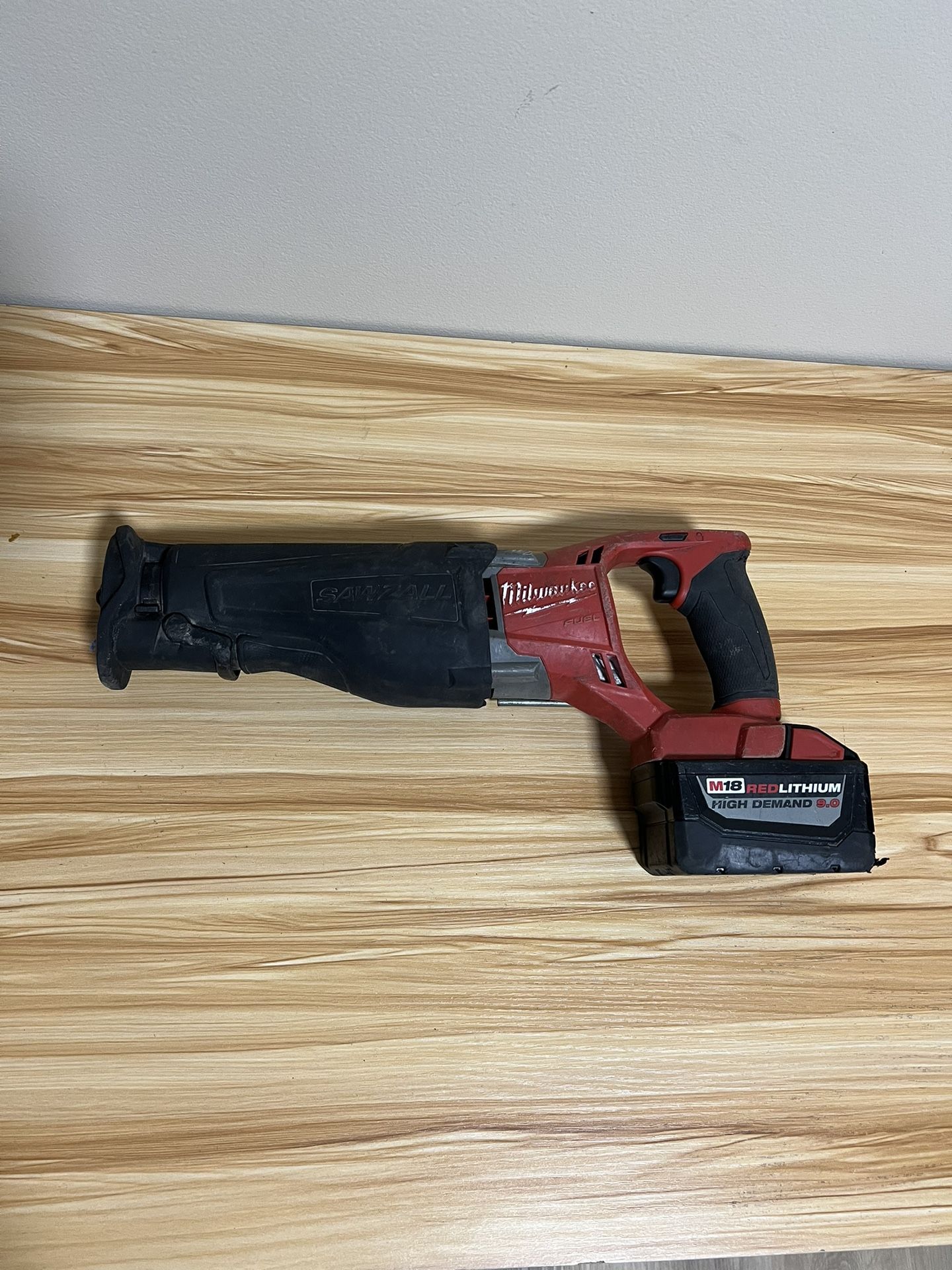M18 FUEL 18V SAWZALL Reciprocating Saw with battery 9.0 and charger