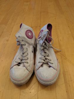 Girls converse high tops size 3