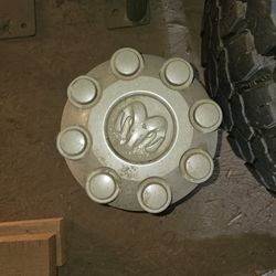 2006 Dodge ram 2500 wheels