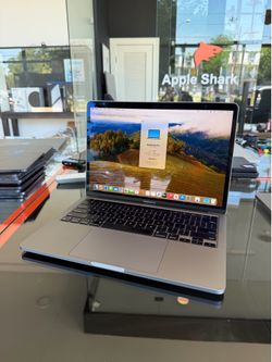 Apple 13” MacBook Pro M1 Chip 16GB Ram 256SSD! 90 day warranty! We offer financing!