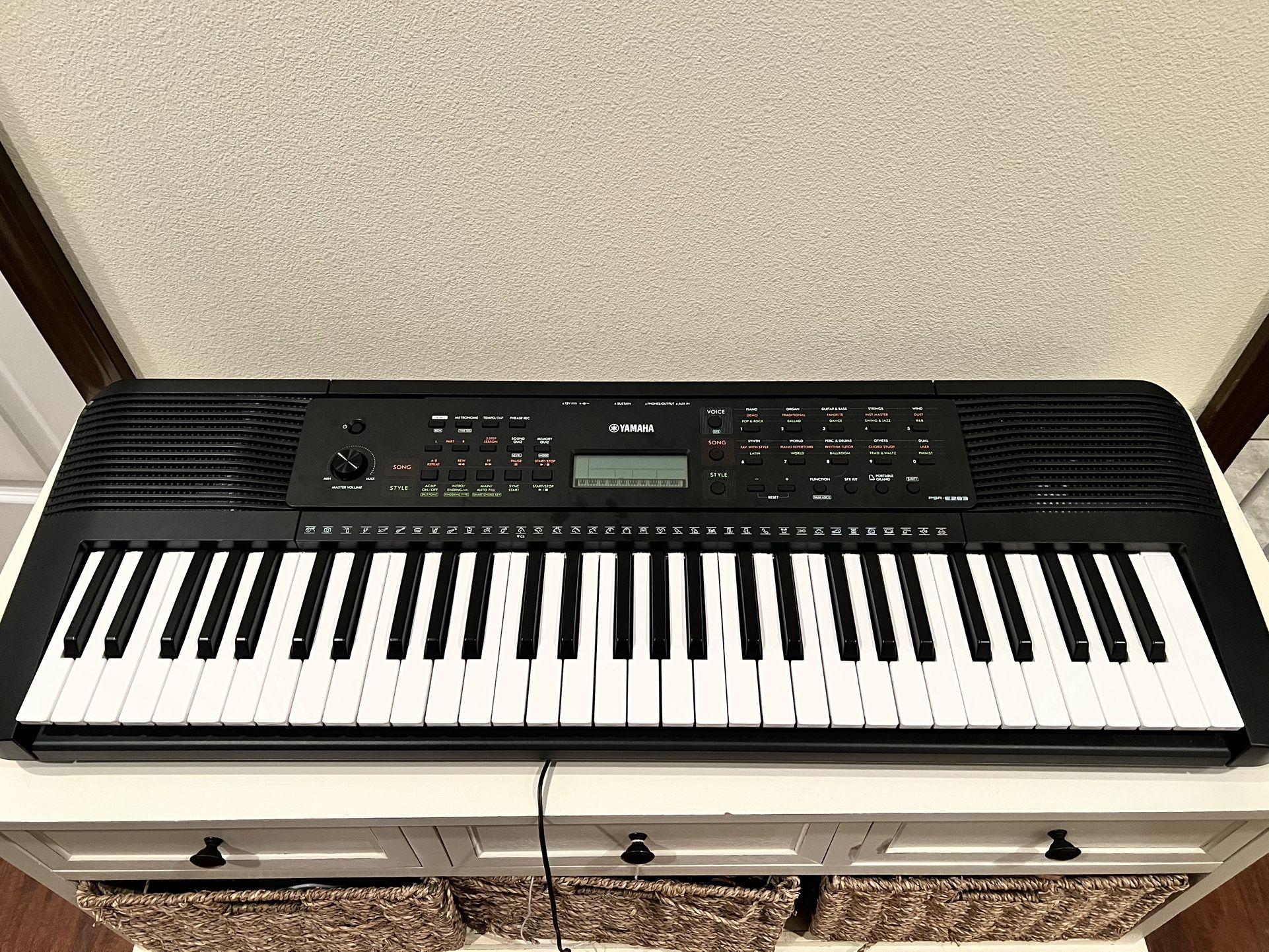 Yamaha 61 Key Portable Keyboard