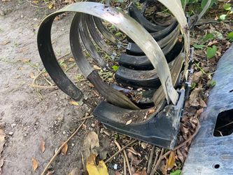 Peterbilt straps for diesel tanks