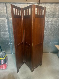 3-panel wood room divider