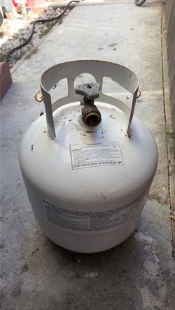 Gas tank