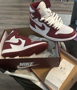 Nike new shoes Sz 9 never worn $90