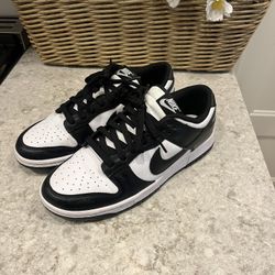 Womens Nike Dunk Low Pandas 8.5 $40