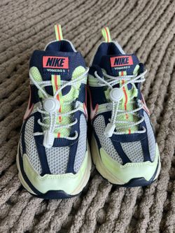 Big Kids' Shoes Nike Vomero 5