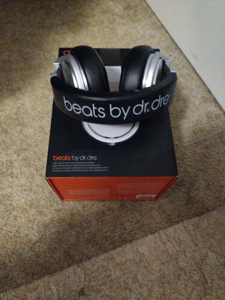 Beats Pro Headphones 🎧