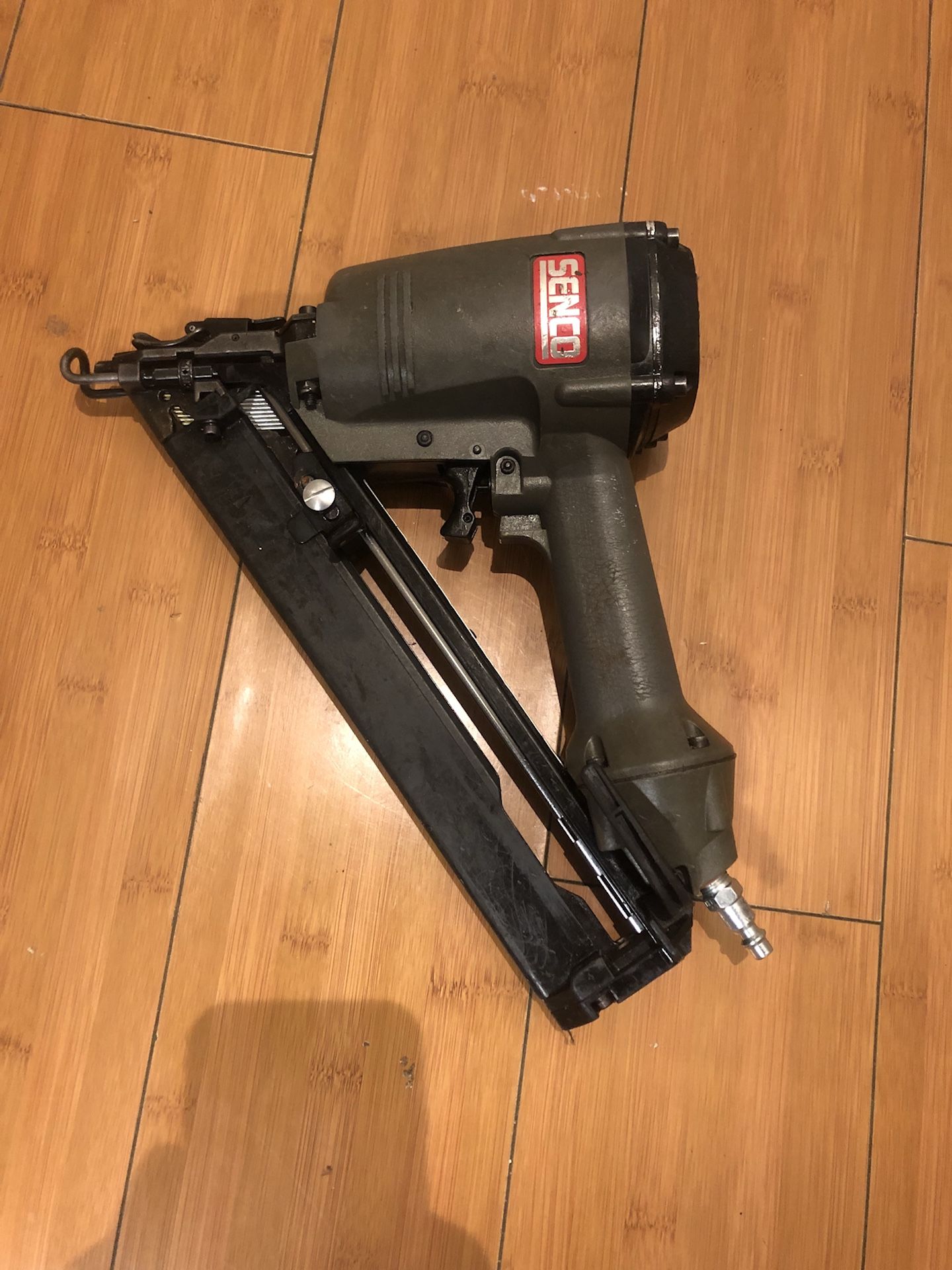 Senco SFN30 ProSeries 1 to 2 inch, 15 Gauge Angled Finish Nailer for