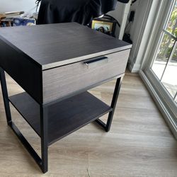 Bed side table