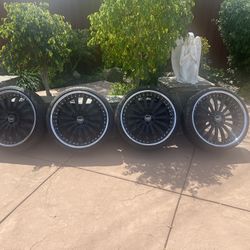 Three-Piece 22 Inch Rims With Brand New Tires