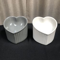 New WUHOSTAM Set Of 2 Ceramic Raised Tilted Heart-Shaped Cat Bowls