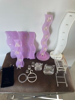 DISPLAY ACCESSORY RACKS