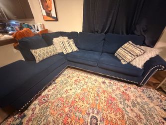 Left-Side Sectional Couch with Chaise