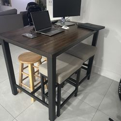 Table With 2 Stools