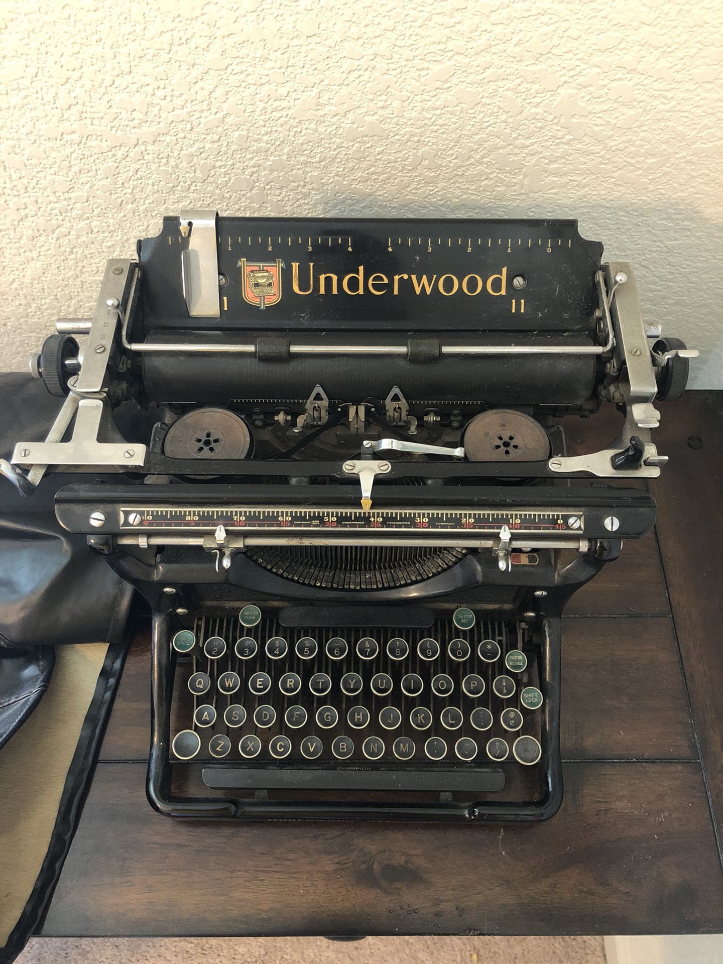 1936 Underwood 6 Typewriter with dustcover