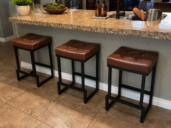 Set of 3 barstools new