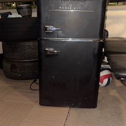Mini Fridge with Freezer