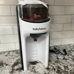 Baby Brezza Formula Pro Plus 