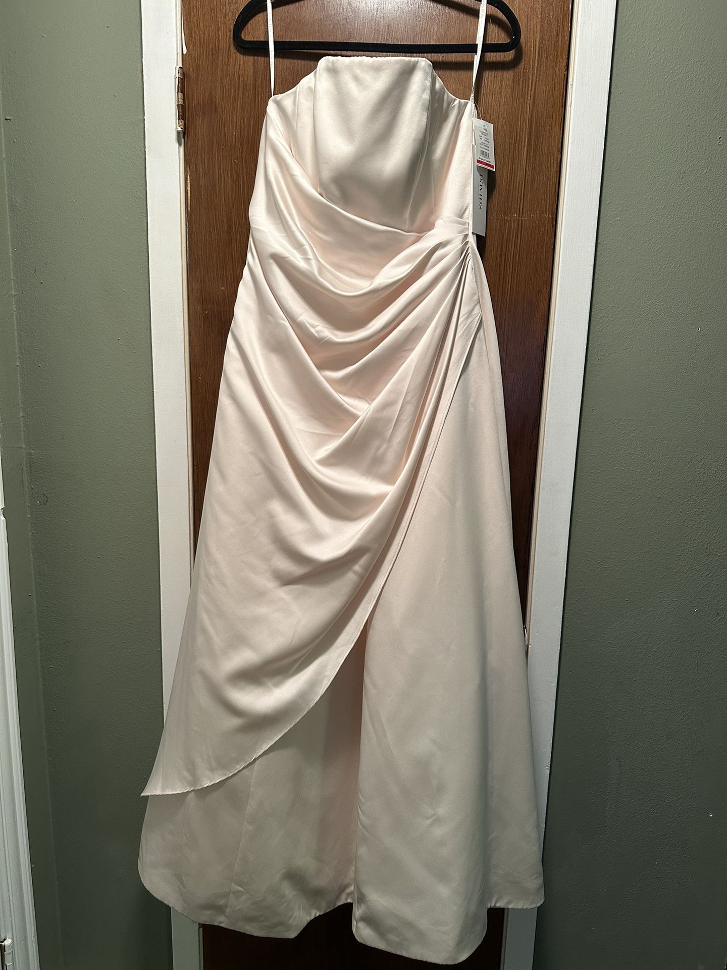 New Wedding Gown Or Prom Dress (Never Worn)