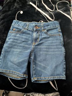 Children's place jean short size 6