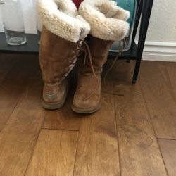 Ugg’s Boots Size 7