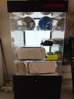 Carrera glass display