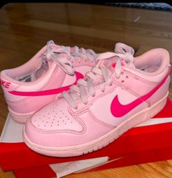 Triple Pink Nike Dunks