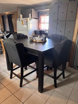 Dining set for sale / Mesa en venta