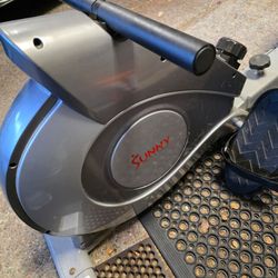 Rowing exercise machine Free