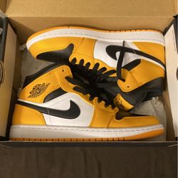 $80 Deal Of The Day Jordan 1’s Taxi’s Size 8