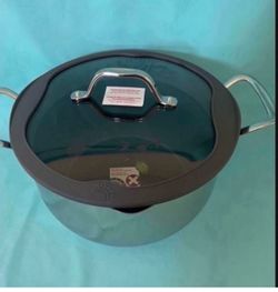 Olla de 7,5 Qt $100 nueva