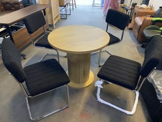 31.5 inch Round Dining Table Set with 4 chairs,Modern Farmhouse Kitchen Table, Small Circle Dining Tables with Wood Strip Base for Kitchen Living Room