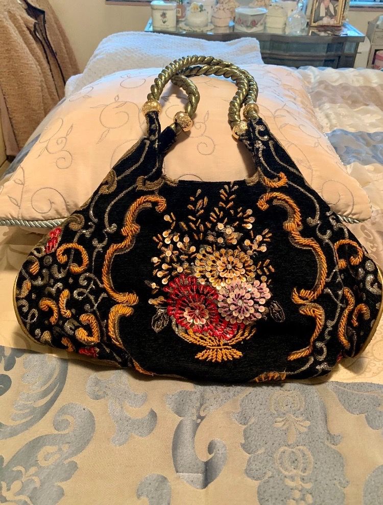 Beaded flowered handbag