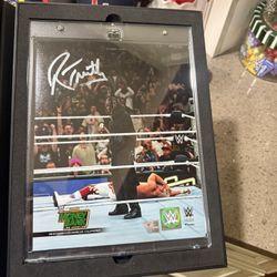 Autograph WWE pictures From Fanatics