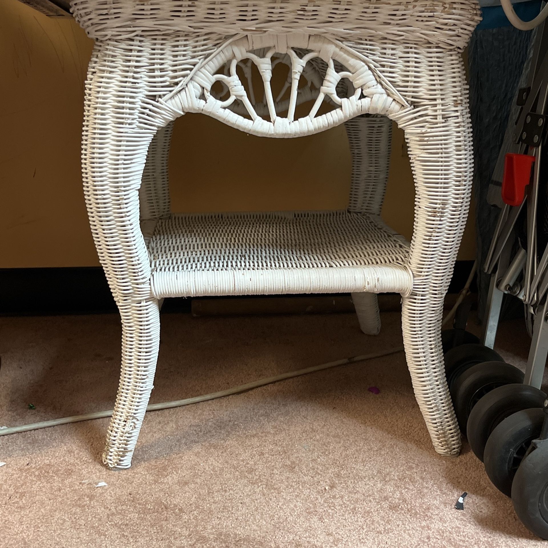 Wicker End Table Or Nightstand