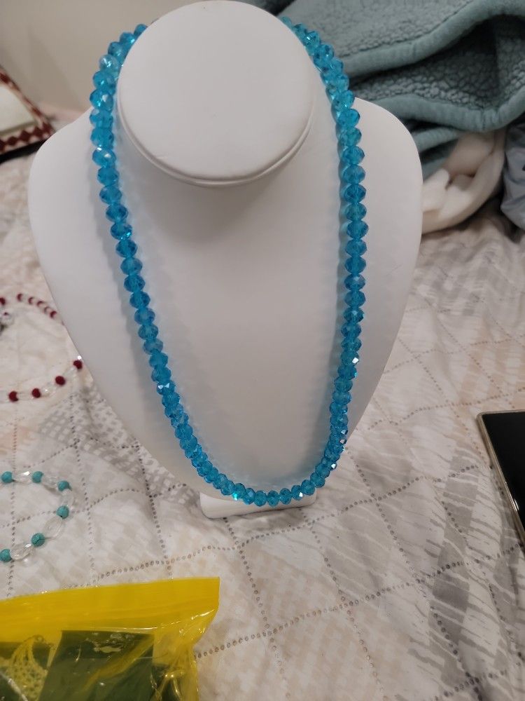 Necklece