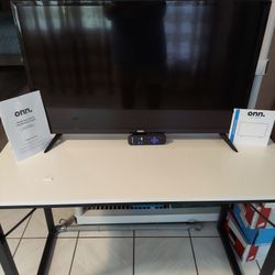 ONN 32" ROKU CLASS HD TV