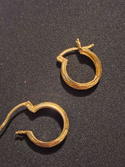 Genuine Pre-owned 14k earrings