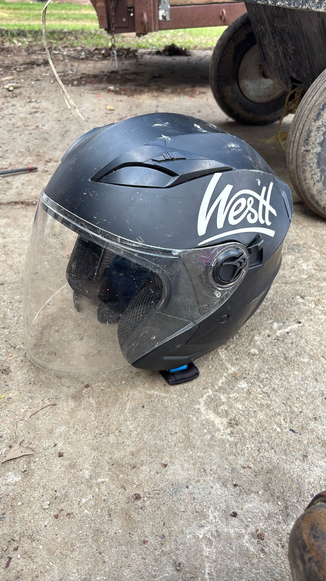 Westt motorcycle helmet