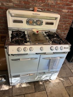 O’Keefe & Merritt Vintage Stove